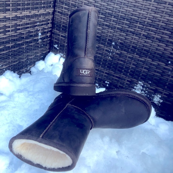UGGs Classic Short Leather Boot Sz3 - Picture 2 of 11